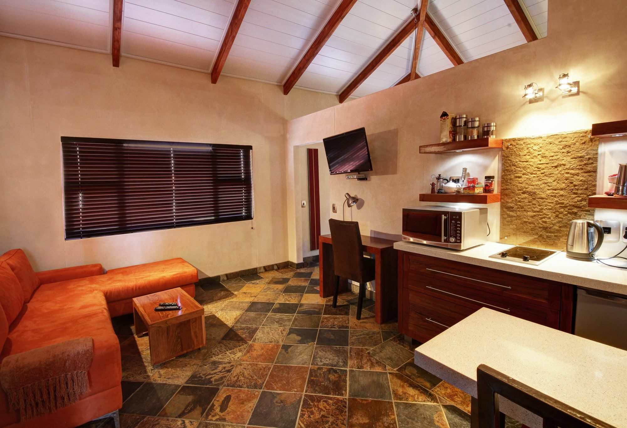 Hartmann Suites Serviced Self-Catering Apartments Windhoek Esterno foto