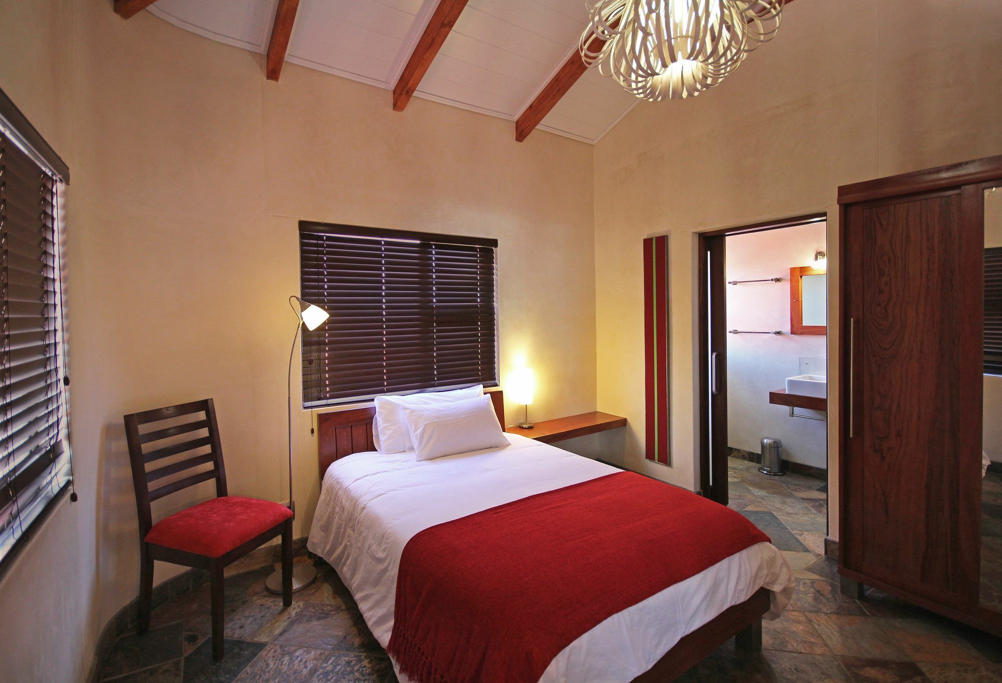 Hartmann Suites Serviced Self-Catering Apartments Windhoek Esterno foto